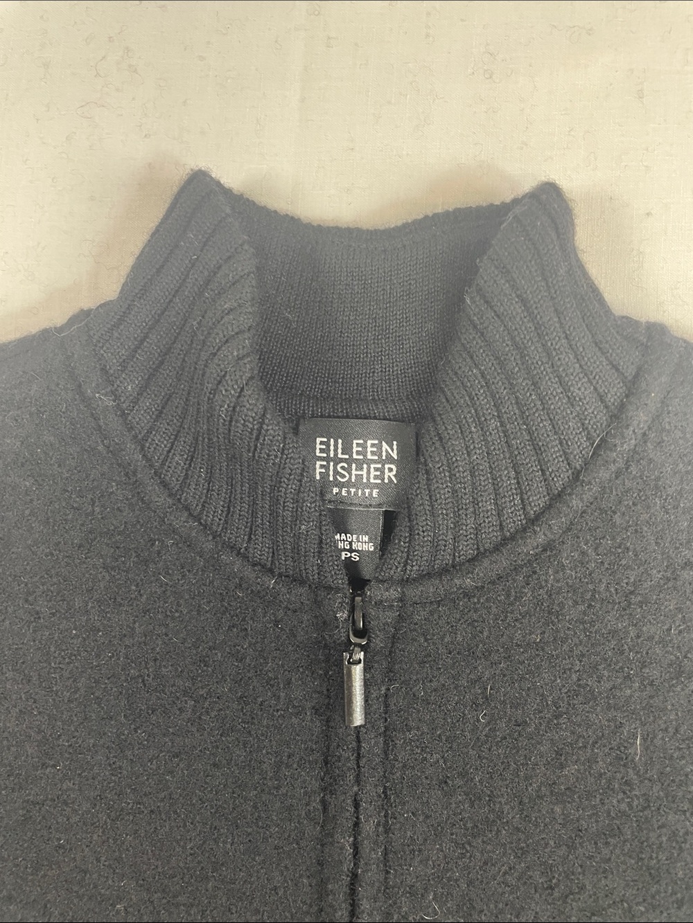 Wool fitted ribbed sleeve full zip mock collar Black Urban chic luxury SP